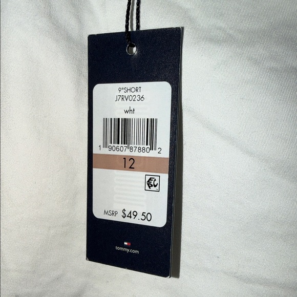 Tommy Hilfiger White Flat Front Women’s Shorts-12 - Picture 4 of 4